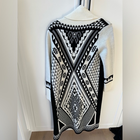 Minkpink Cardigan - Picture 2 of 3